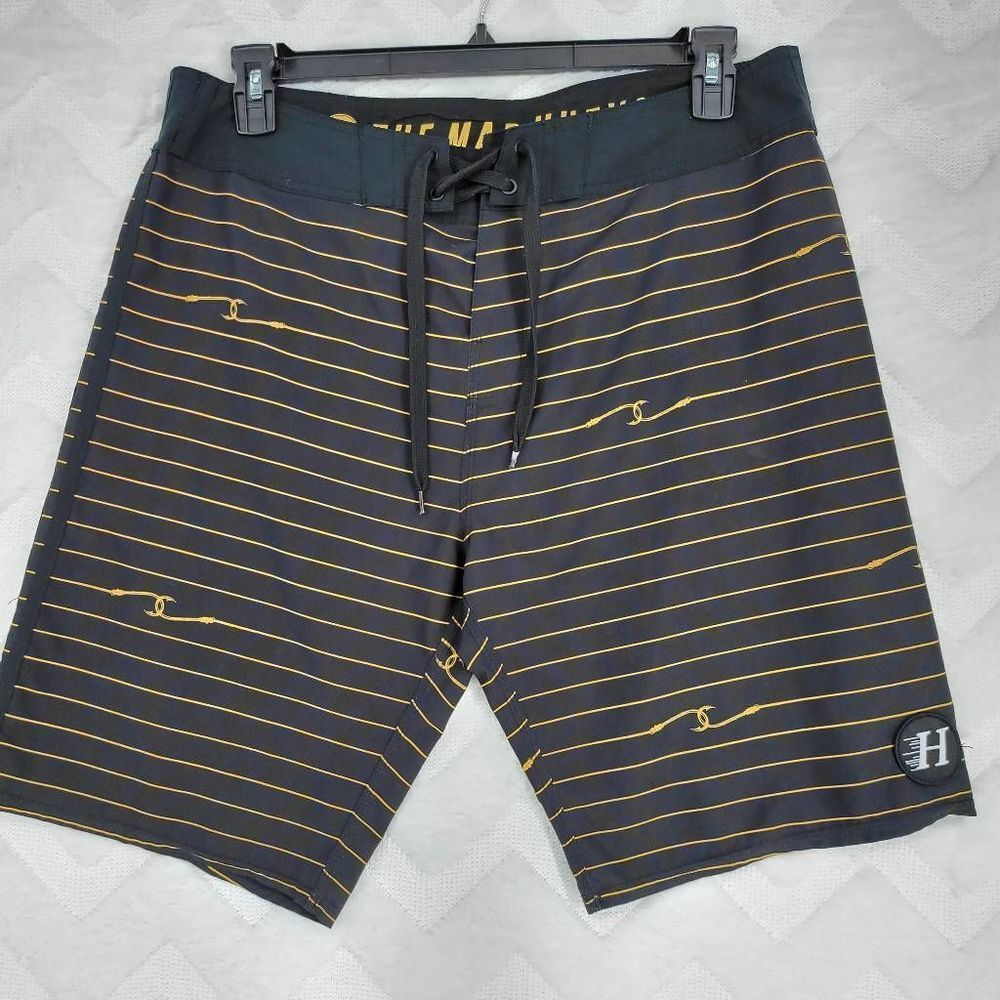 The Mad Hueys Boardshorts Size 34 Bermuda Swim Beach Surf Trunks Hooks Stripes